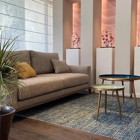 Nouvel Du Commerce 3*