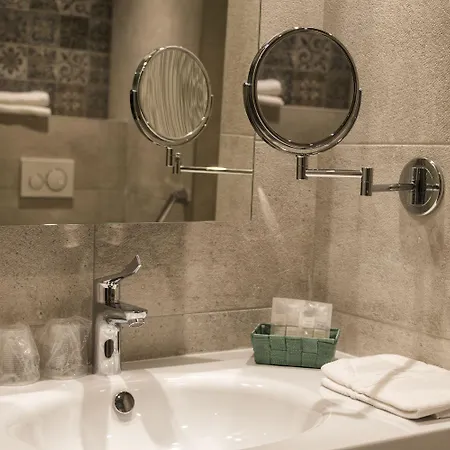 Ξενοδοχείο Nouvel Du Commerce Castellane