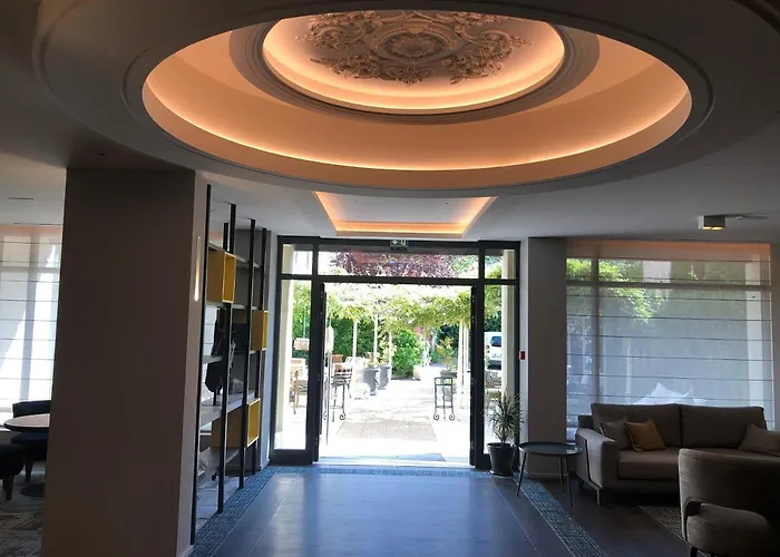 Отель Nouvel Du Commerce