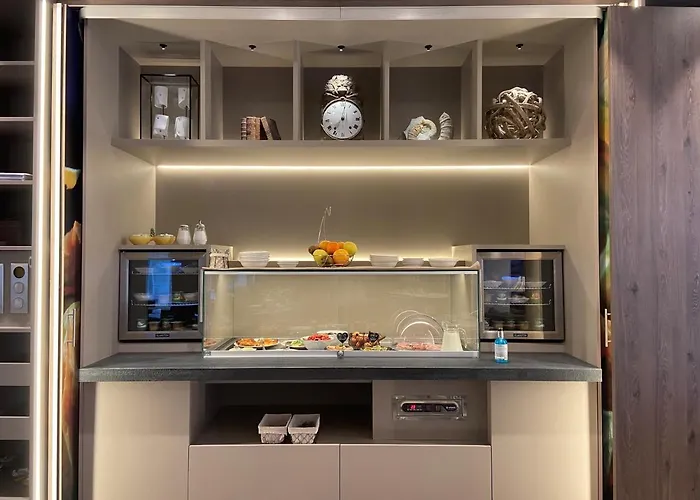 Nouvel Du Commerce Отель 3*