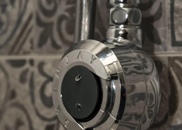 Nouvel Du Commerce 3*