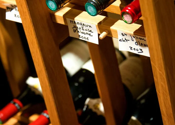 Отель Nouvel Du Commerce Кастеллан