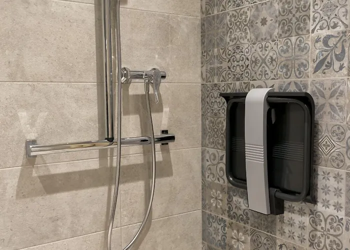 Nouvel Du Commerce 3*