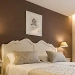 Nouvel Du Commerce Hotel 3*