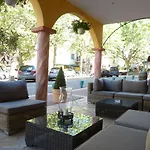 Nouvel Du Commerce Hotel