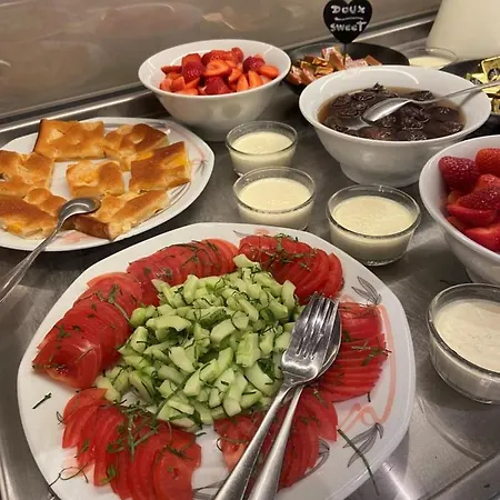 Nouvel Du Commerce Hotel