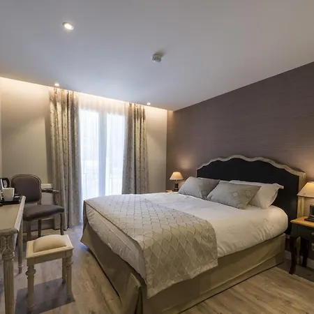 Nouvel Du Commerce Hotel 3*
