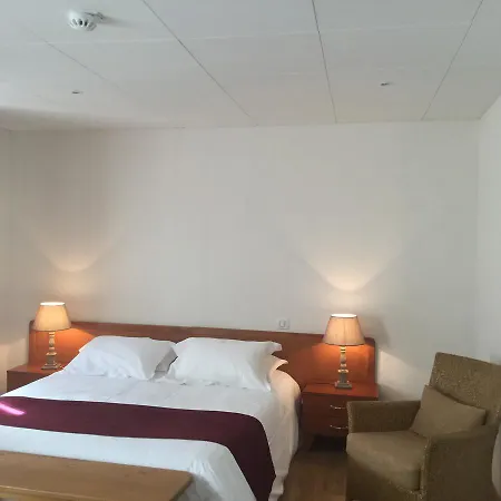 Nouvel Du Commerce 3* Castellane