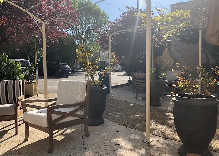 Nouvel Du Commerce Hotel 3*