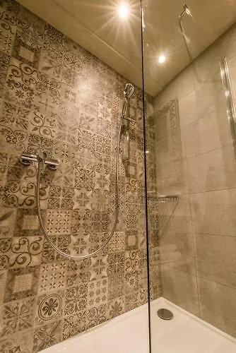 Nouvel Du Commerce 3*