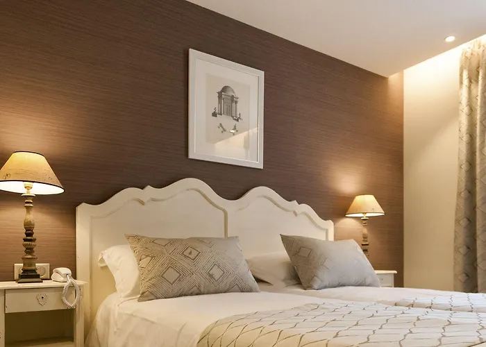 Nouvel Du Commerce Hotel 3*