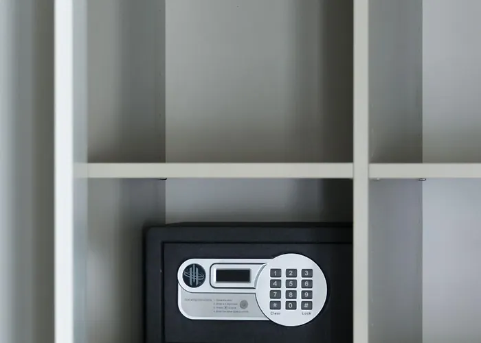 Nouvel Du Commerce 3*