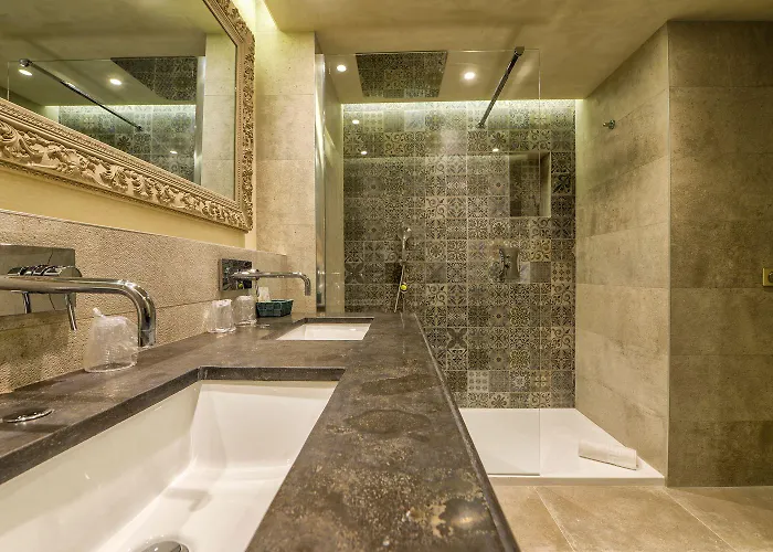 Nouvel Du Commerce Hotel 3*