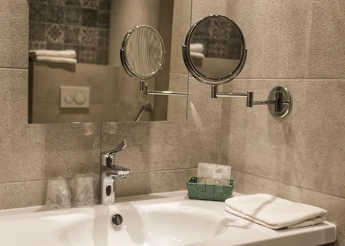 Hotel Nouvel Du Commerce Castellane