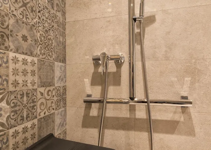 Nouvel Du Commerce 3*