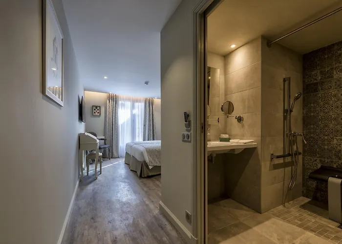 Nouvel Du Commerce Hotel 3*