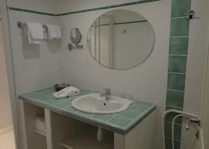 Nouvel Du Commerce 3* Castellane